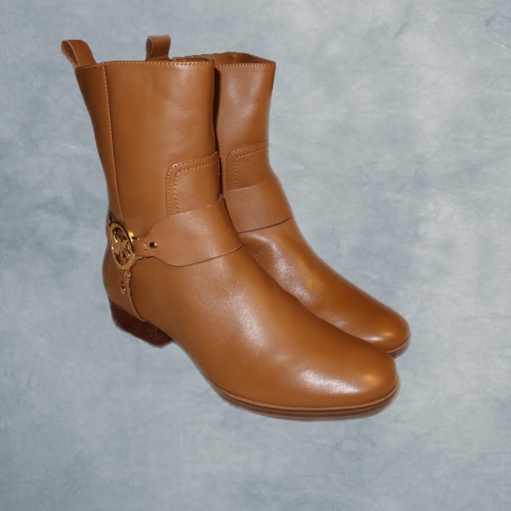 BRAND NEW - NEVER WORN MICHAEL KORS BOOTS